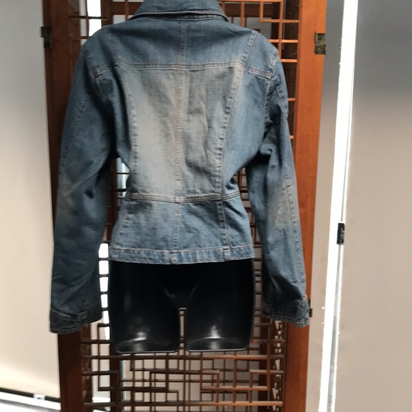 Cato cropped jean jacket w/snap buttons and cool details through jacket Size XL. - Picture 8 of 12